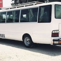 كوستر للبيع موديل ٢٠١٣ ناصي مكفول ميكانيك وبيها مكانات صبغ السياره تحت...