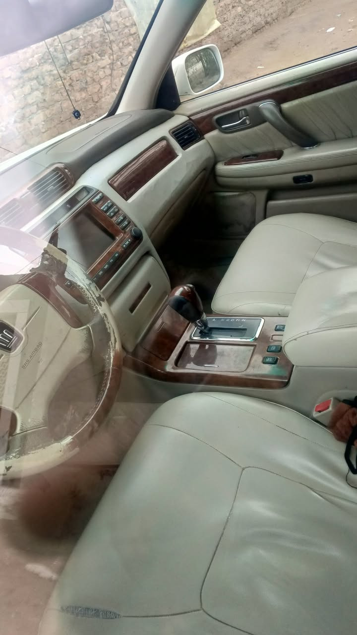 ملكة للبيع  لون ابيض محجل خضراوي
كفاله عامه كص ونقل جثه طخه بسيطه بجهة قبق البانزين 
شرط تجي تفحص سياره قبل ما اداورلك 
رقم كركوك  انكليزي 
(تحويرت نجف بس الدشبول باقي اماراتي) 
__مكينه D4الچبير شاصي 75 . 3دكم كرستال اصل
—برده خلفيه اربع كشنات كهربائيه كشنات جلد

—مري شفط هيتر بلاد شاشه كرستال ترحيب 

—جنجر سيدي 6 اقراص 

—لايت وبك لايت كرستال GBSشغال 
—لايت زنون اصفر ويل نجمه نفطي
__
—مثبت سرعه سبلت دوار ويعد بيها هواي موصفات ماذكرهن 
سياره جاهزه مكينه وگير شرط
وشرط المداور وين ميعجبك 
140$وبيه مجال 
المكان الكوفه ناحية العباسيه 
***********
