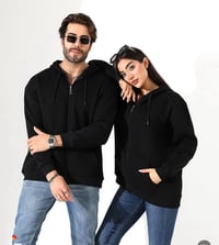 متوفر سويتر سحاب لون فيروزي واسود قياس سمول فقط  القطعة 8 الف 07714710...