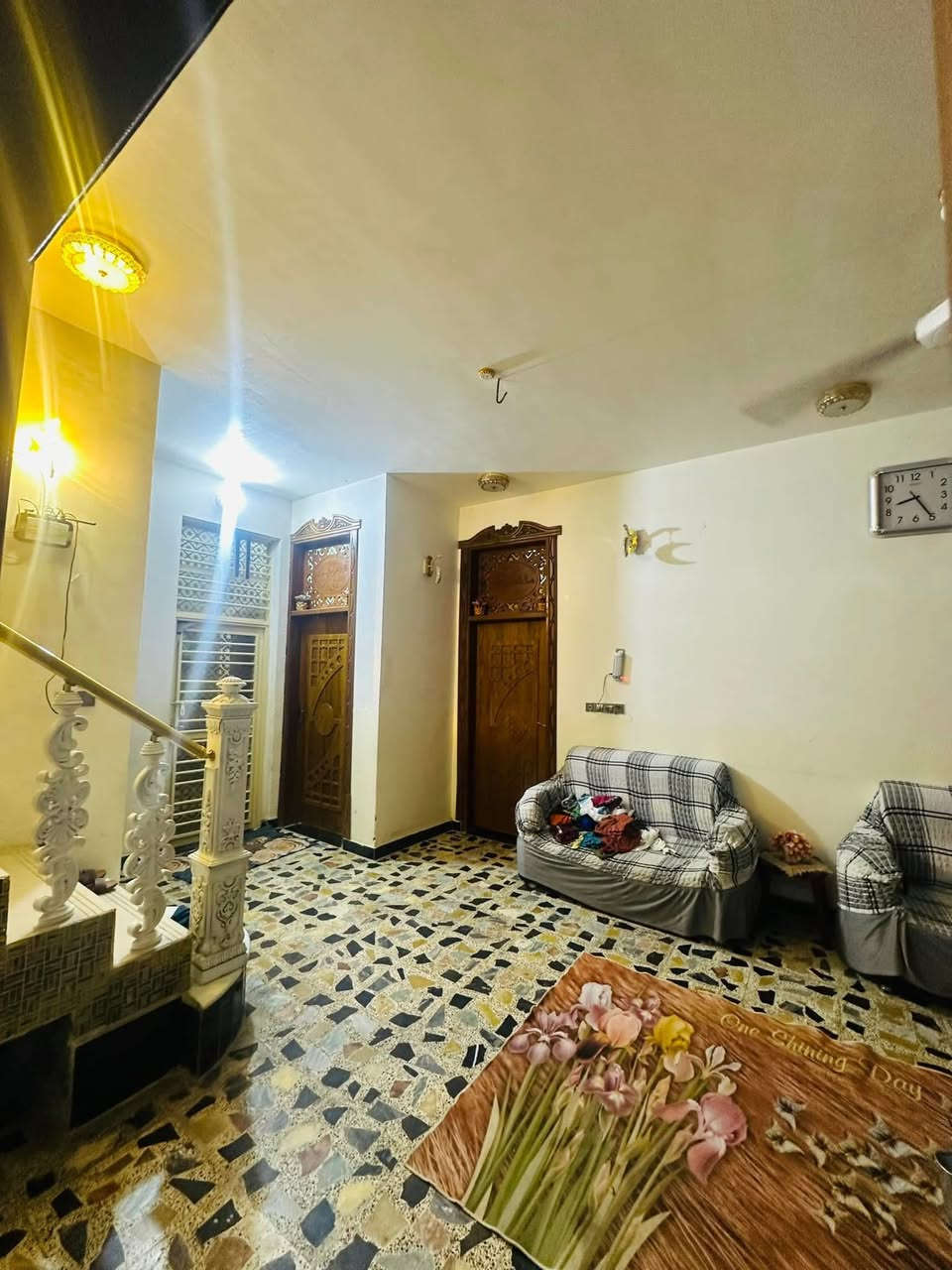 #اعلان
🏠 دار للبيع 🏠

🔶مساحته //200 علئ عرض شارع 40 متر 
🔸تفاصيل البناء 🔸 بناء جديد كونكريت مسلح 
🔶الطابق الاول//  غرفتين+صاله +ستقبال +مطبخ + مجمع صحيات+طارمه كبيره ..
🔸الطابق الثاني/مخزن .
#الموقع // _ .التقيه ثالثه شارع كراج بغداد القديم 
🔶🔶
✅ ✅

🔸🔸🔸🔸🔸🔸🔸🔸🔸
للأستفسار :-الاتصال او مراسله الصفحه
📱الواتساب 
📞الأتصال /***********

🏠(بيع ، شراء ، رهن ، إيجار ، بناء ، ترميم )🏠
