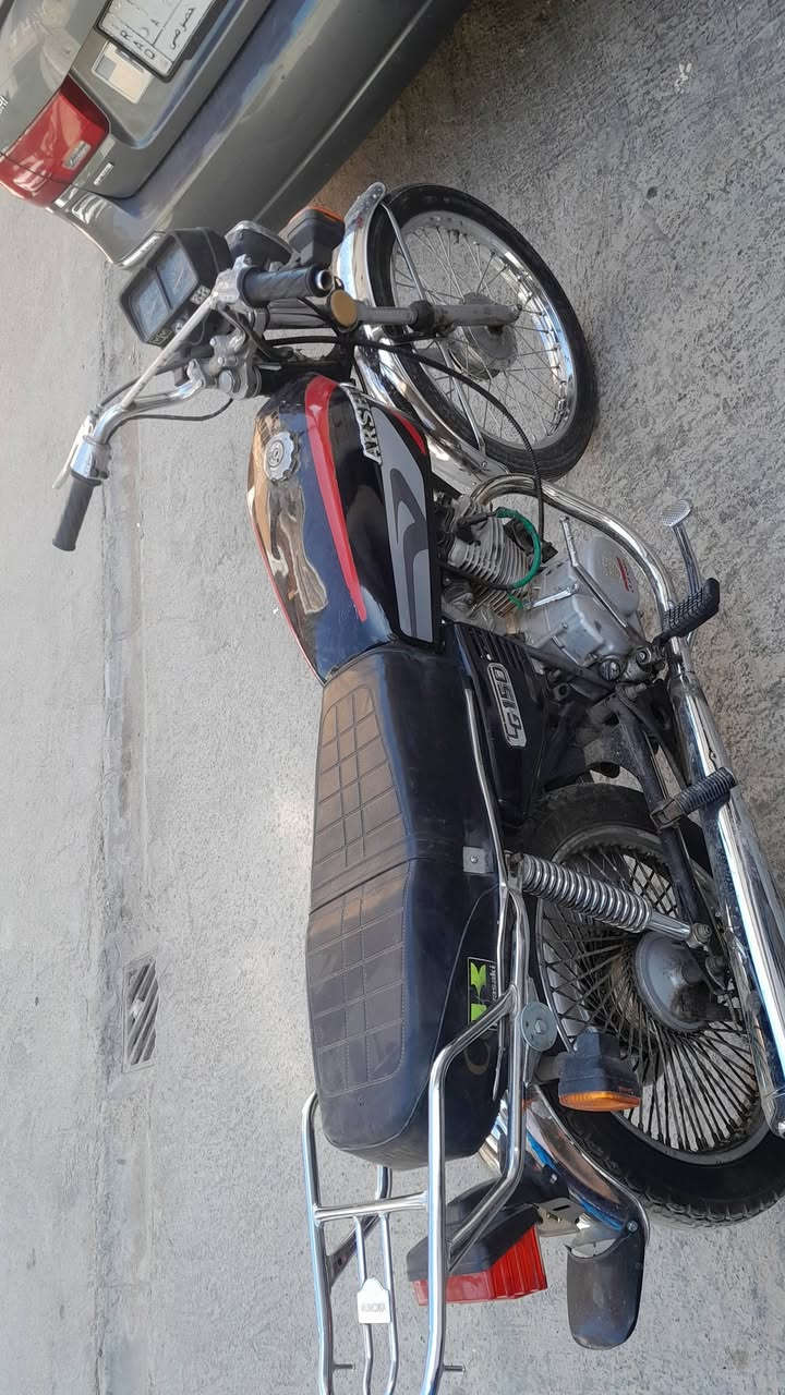 ايراني ٤ كير شاصي مودل ١٧ ومكينه ٢٢ ورقه كورتونيه مكينته تخبل دراجه كامله مابيها نقص شلعه شك الكاع كهربائيات كله شغاله السعر ٣٥٠ بعقوبه طريق الهويدر ***********
