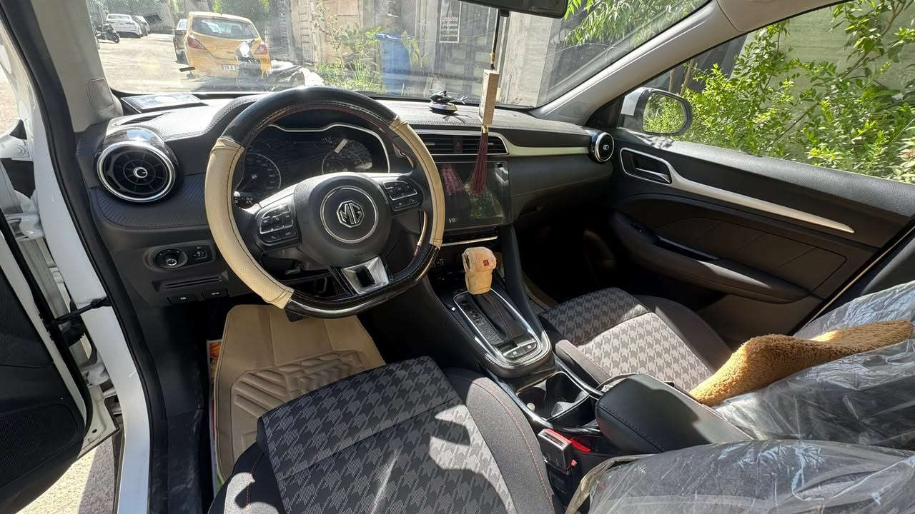 بسم الله الرحمن الرحيم
موديل MG ZS 2024 للبيع

مواصفات السيارة:

الموديل: MG ZS 2024
اللون: ابيض
ناقل حركة: أوتوماتيك
عدد المقاعد: 5 ركاب
محرك: 1.5 لتر و بيه نظام S سبورت
العداد : ٣٥٥٠٠
استهلاك وقود اقتصادي ومناسب للاستخدام اليومي

🔷 التجهيزات والمميزات

شاشة لمس متعددة الوسائط
(حسب الفئة) دعم Apple CarPlay / Android Auto
كاميرا خلفية
حساسات خلفي
تاير سبير جديد ما نازل
تحكم ستيرن 
مثبت سرعة
بلوتوث و USB
اشارات بالمرايا
نوافذ كهربائية
لايتات زينون
جنوط أصلية
مانع انغلاق المكابح ABS نظام
نظام الثبات الإلكتروني ESP
وسائد هوائية متعددة للسلامة
نظام مراقبة ضغط الإطارات 

📌 حالة السيارة

استخدام نظيف جداً
خالية من المشاكل
جاهزة للاستخدام مباشرة
فحص كامل مرحب به
السعر: [$118] بيها مجال بسيط
الموقع : بغداد - الحرية 📍
📞 للتواصل: ***********
