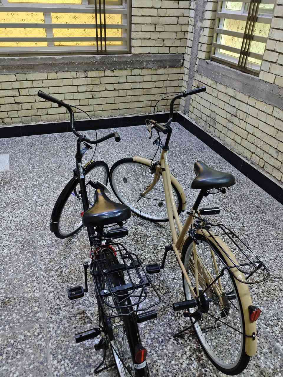 سلام عليكم باسكلات ثنينهن للبيع الصحراوي مديل 24 والسود مديل 19 قيم وأخذ  مكاني  حي العسكري التواصل ***********
