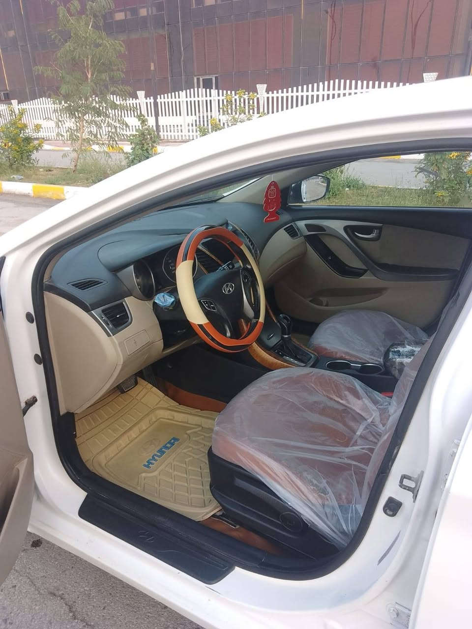 هونداي النترا 2015 وارد خليجي 3قطع صبغ فقط والباقي كفاله عامه رقم ذي قار. فول مواصفات واحد على واحد محرك 1800دوش شرط ما مفتوح سياره جاهزه من كلشي ستخدام شخصي ماشيه 140 مكاني الناصريه مركز السعر 110 وبيه مجال بصيط الجناي 
الاستفسار  *********** ناصرية, ذي قار
