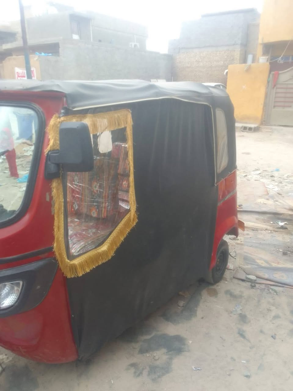 سلام عليكم تكتك للبيع ١٩كامله كبل للشارع ٧وراق اصليه مدينه الصدر مكينه ٢٠ تخم تاير دومشمه جديد ماتصرف عليه ربع سعر ٣٤٠٠وبيه مجال اتصل وتدلل ***********
