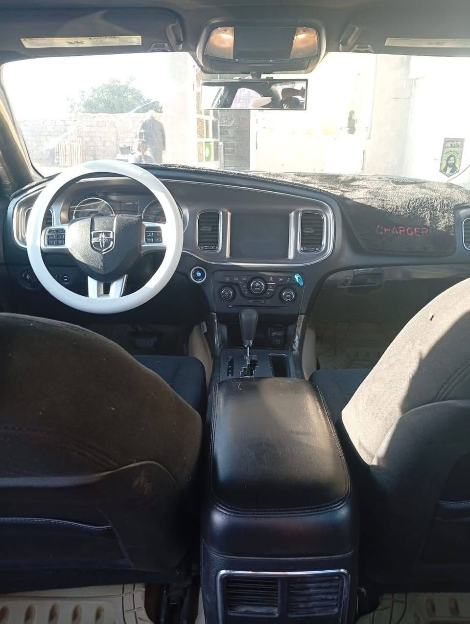 شارجر ٢٠١٢ خط نجف شطره جاهزه من كلشي  مكينه وكير وحداديه صبغه جديده رقم بغداد الجاملغات الاماميه تبديل بدون دواخل سياره جاهزه من كلشي سعر ١٤٠ وبيه مجال ***********
