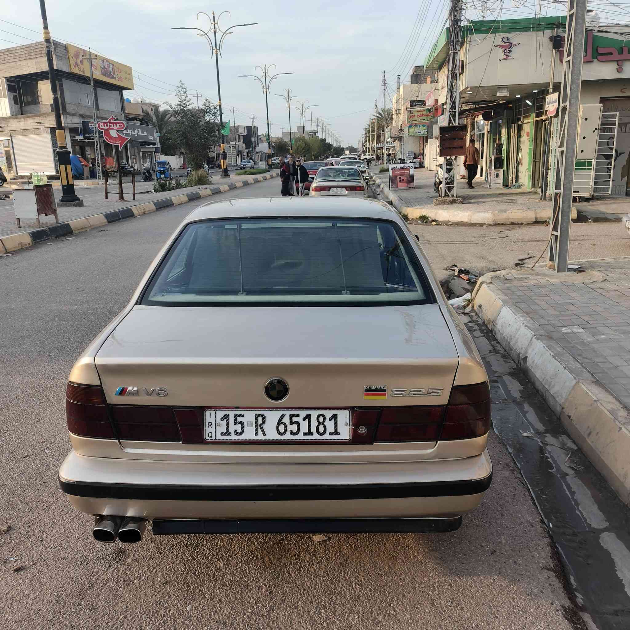 بي ام ٥٢٥ اصل كامله مابيها اي نقص كير محرك كهربائيات تدفئه تبريد  مسكر كبس كير اوتوماتيك السيارة باسمي السعر ٦٥ وبيها مجال قليل ديالى بعقوبه 
***********
