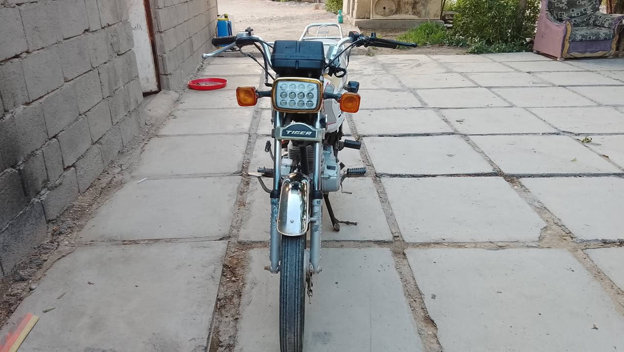 السلام عليكم اخوان دراجة تايكر موديل 2020 دراجة  نضيفة خير من اللة ما بيها نقص بس دكسات خلفي الدراجة كلك السعر 300لاتصال ***********
