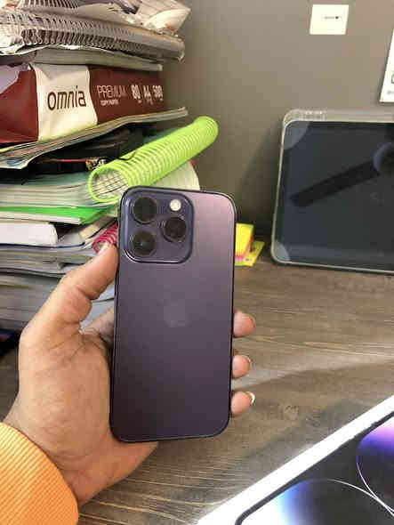 ايفون 14برو فقط ذاكره 128بطاريه 75‎%‎ بطاريه اصليه وما يصرف  الجهد مبدل ضهر فقط الباقي بلادي والضهر اصلي ماترونه واغراض كامل سعر 600وبي مجال رقم ***********  بغداد الأمين الثانيه ما عندي توصيل
