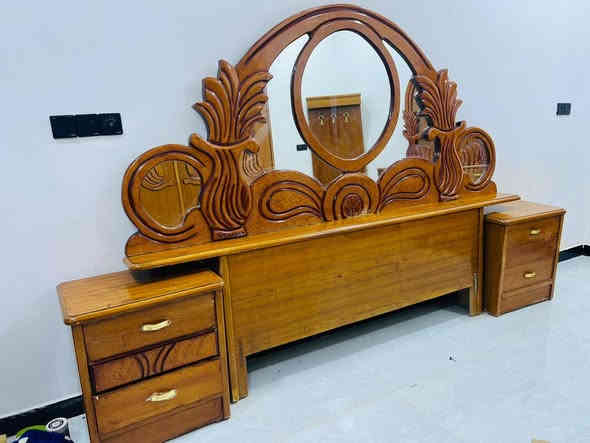 السلام عليكم ورحمه الله عندنا غرفه سته باب طابقين مستعمله صاج اتصال على رقم***********
