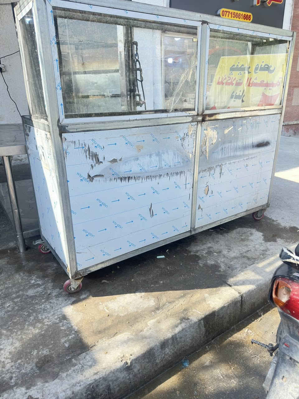 للبيع 

شواية دجاج 

حمايه +5بلانك

ميز ستل ستيل 

*********** 
***********واتساب
