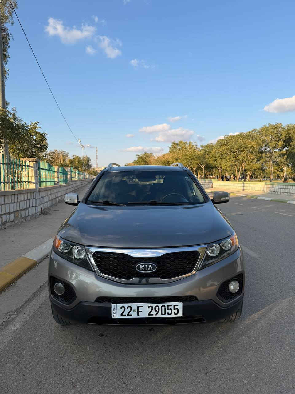 سلام عليكم 
كيا سورنتو خليجي 2012 محرك 6  سلندر  بانوراما بدون صبغ ومحرك وگير مكفول سونر مرفق مع الصور سنويه ورقم جديده 2031 مكاني قضاء كلار الشراي يتصل ويدلل 
*********** كالار, السليمانية
