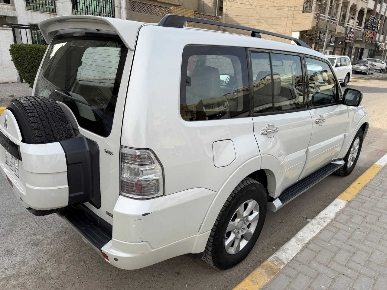 السلام عليكم باجيروا 2014 حبتور  مكفولة من الصبغ والبارد والحالوب  ماشية 118 الف حقيقي رقم بغداد   
مواصفات محرك 3500 / سلايد  السعر 168 $ 
***********
