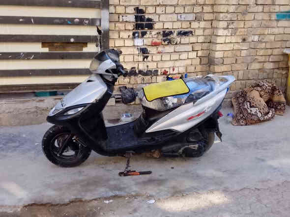 سلام عليكم دراجة ماكس 140 دراجة جاهزة مكينة جديدة كهربائي شغالة سلف شغال أو هندر دراجة جاهزة  السعر 280 بيه مجال الطيبين الرقم *********** مكان بغداد الدورة
