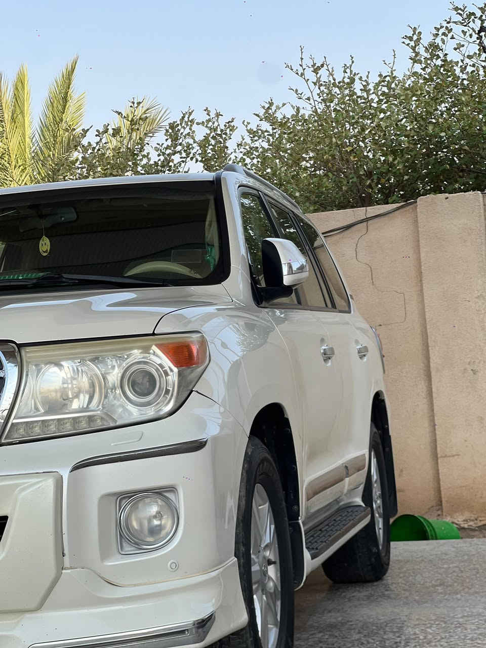 سلام عليكم لانكروز 2014 رقم بصره بسمي تحويل ثاني يوم سياره كارتون كلش  مكفوله كفاله عامه حته الدعاميات ماشيه 200 السياره جديده كلش وفول مواصفات بيها مواصفات اكثر  السعر 4 دفاتر مع مجال بسيط مكاني البصره 
***********
