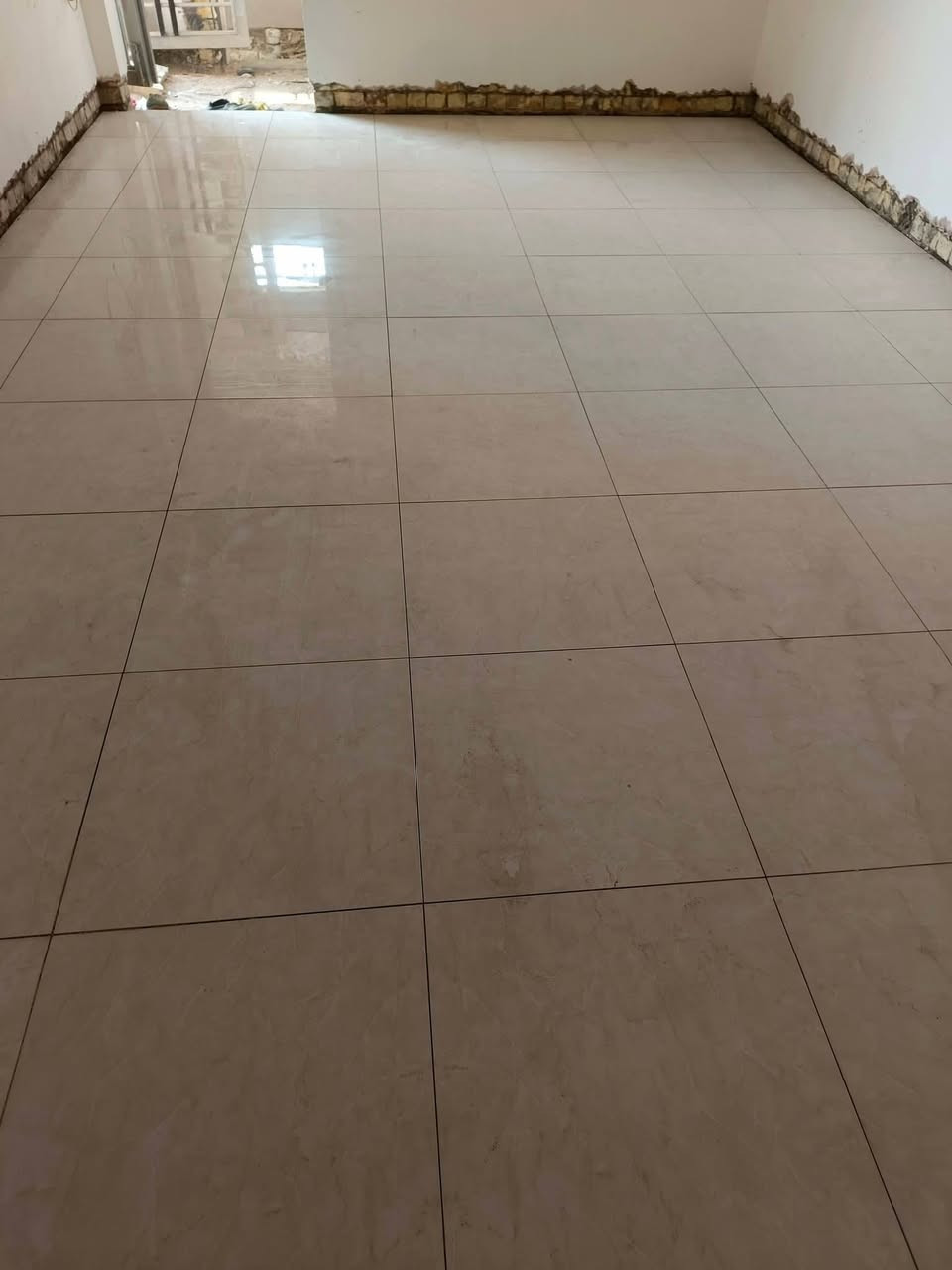 خلفة لتطبيك جميع اعمال السيراميك والبورسلين جدران ارضيات دراج ***********
