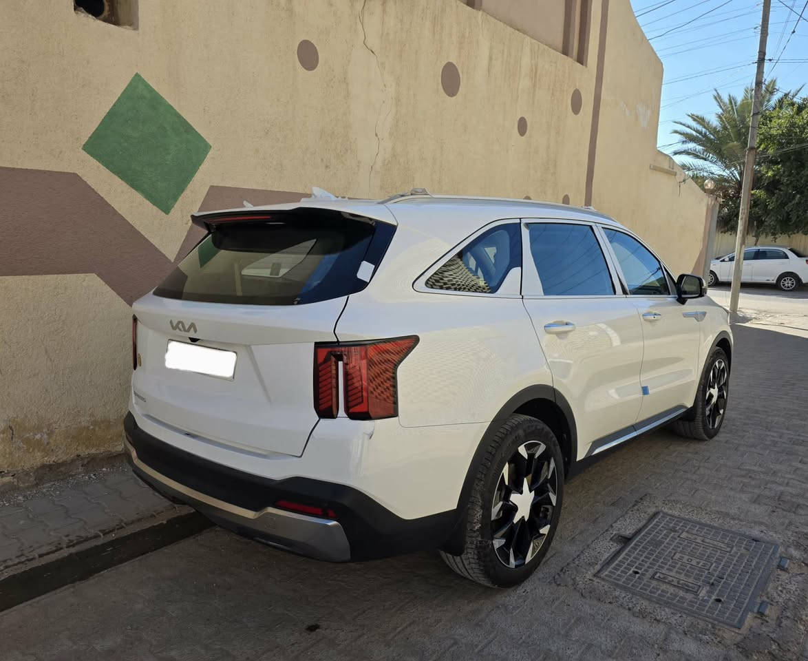 السلام عليكم
سورنتو 2025 كفاله عامه ماشيه 13الف ب 324ورقة 
رقم أربيل باسم شركة مهند 
مواصفات 
محرك 6سلندر 
كير ماوس 
جنطة كهرباء ذكية ام الحساس 
 كشنات كهرباء 
ويل 20
بصمة تشغيل 
بصمة ابواب 
ترحيب عند الاقتراب 
لد نهاري 
بك لايت LED 
مري قابلة للطي
حساس مطري 
حساسات أمامي خلفي 
هاند بريك بصمة 
مود درايف 
اتو هولد 
نظام نزول منحدرات 
شاشة ابل كار بلي 
اريل نفكيشن 
شاحن وايرلس 
بردات خلفية بلادي 
7راكب
***********
مكان السيارة النجف الاشرف
