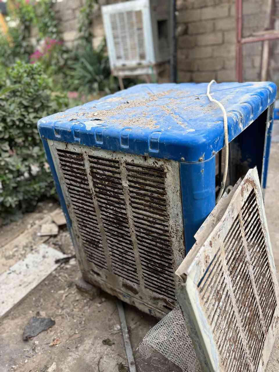 مبردة للبيع شغاله كلشي ما بيها فقط يحتاجلها غسله 
السعر 60 
***********
