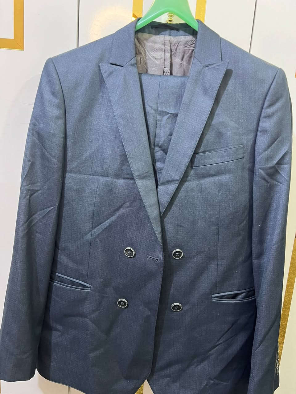 بدلة ايطالية  روعة قماش بارد روعة جديدة غير مستعمل تلبس وزن من ٧٠ وجوة سعر ٨٥ الف


**إذا كنت صاحب هذا الإعلان وتريد حذفه لأي سبب، رجاءا أرسل رسالة إلى الدعم الفني**