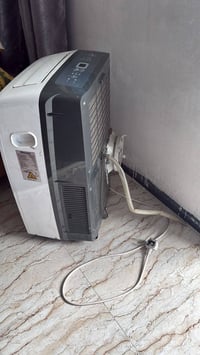 سبلت ومبردة للبيع شغالات شرط الفحص بغداد حي الجهاد السعر ١٦٠ الاتصال ٠...