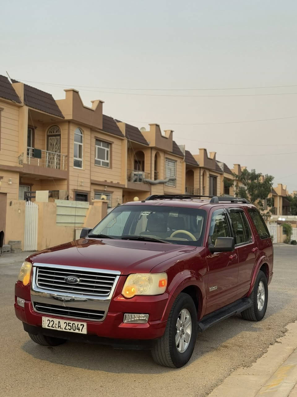 فورد اكسبلور 2008 XLT 
رقم اربيل 
محرك 4000 ، 
قطعتين ، باب خلف سايق كلير ، وبنيد مبدل بلادي بدون صبغ بدون ايرباك ورصعة بلسقف
٧ راكب ، تبريد ٤ قطع ، كشن السائق كهرباء ، مثبت سرعة ، كامرة ، هزة وبراد جديد ، مكانهة كركوك ، ورقة بانزين حالة السيارة ممتازة 
السعر 107
***********
بي واتساب
