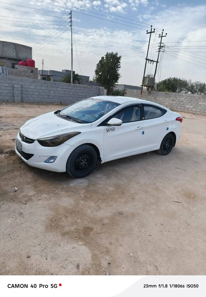 ابيع مستعجل الانتره2014 خليجي
مكفوله من الضربه بيها صبغ رشات اثر تكشير 
محرك 1600 دوش وكير كفاله
حداديه جديده
تبريد ثلج 
موصفاتها 
كامره خلفيه 
شاشة بلادي
تحكمات جهتين 
اشاير بالمري 
تخم ويل جديد 
تخم تاير جديد
السياره بسمي
سعرها (90)
مكانها البصره الزبير 
رقمي ***********
