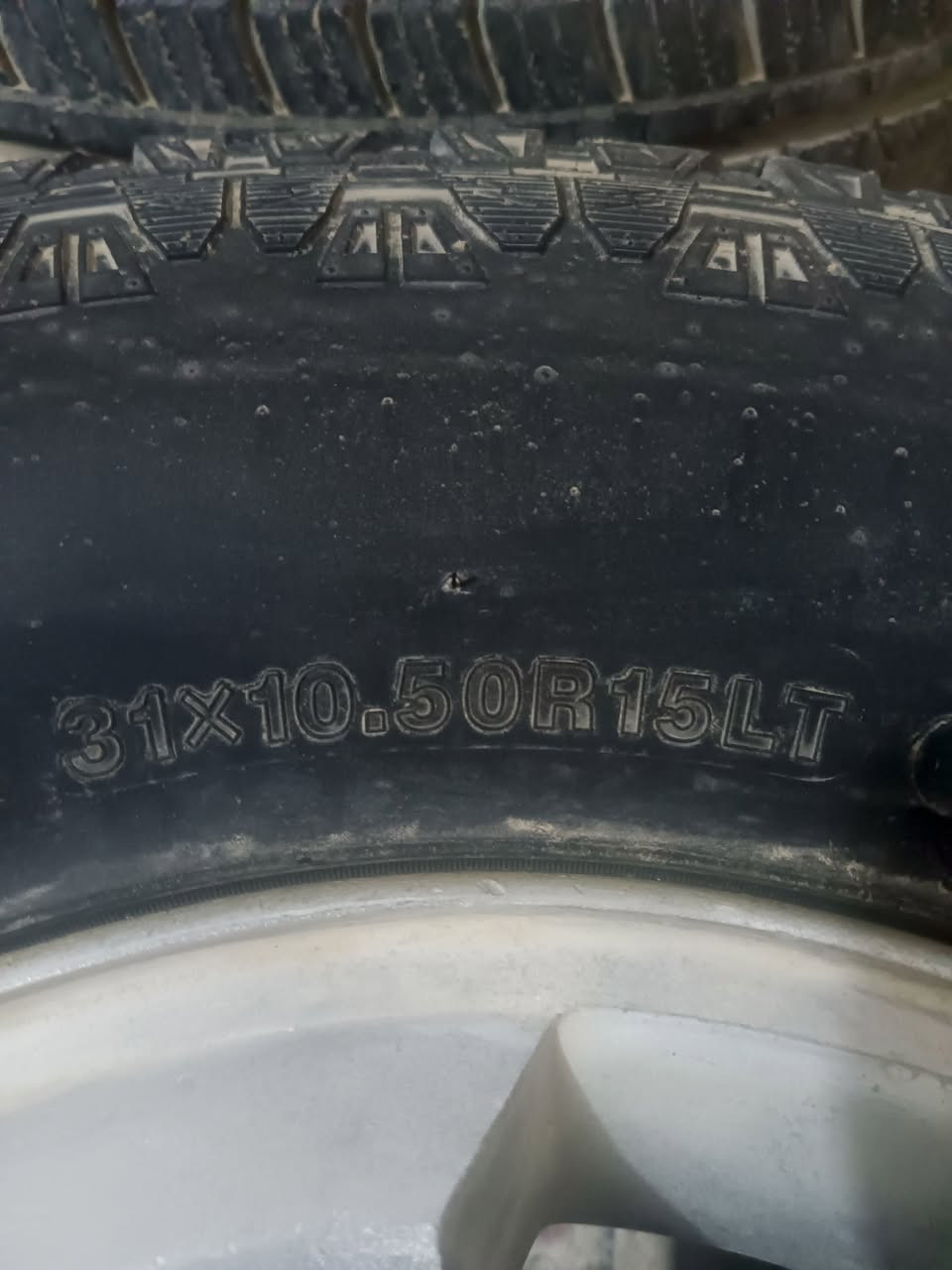 خمس قطع ايطارات مع ويل كب كالوبر حجم 15 العنوان واسط كوت رقم الهاتف *********** وتساب يباع تخم
