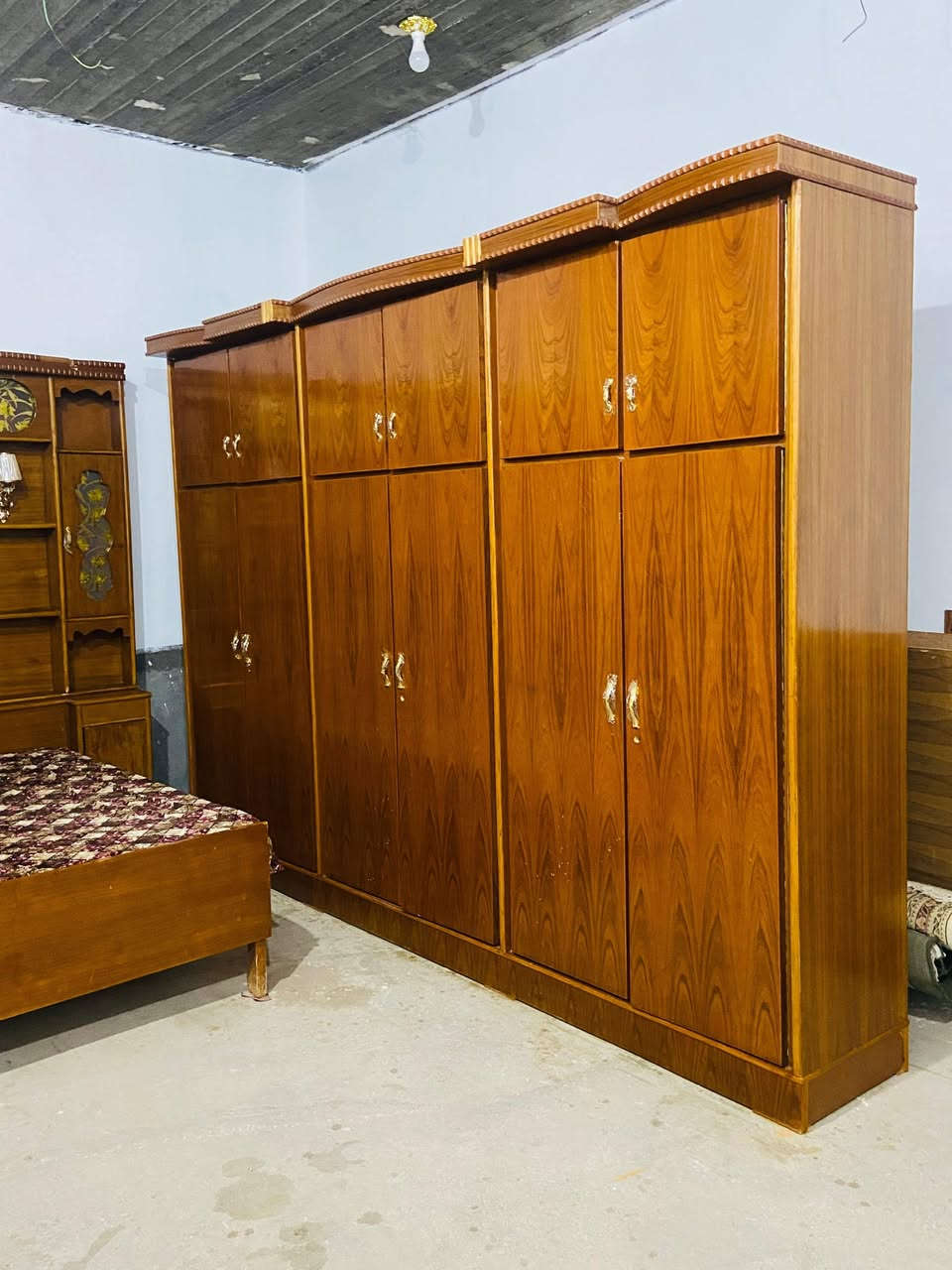 يتوفر غرف نوم اشكال ديكورات صاج عراقي حطاطه و كناتير أبو 6 ملحق طابقين 
أبو 4 جديد مو مستخدم 
بسعار مناسبة 
ونقل وشد مجاني واصل لباب بيتك 
عنوان الرمانه البعبيد 
***********/ بي وتساب
