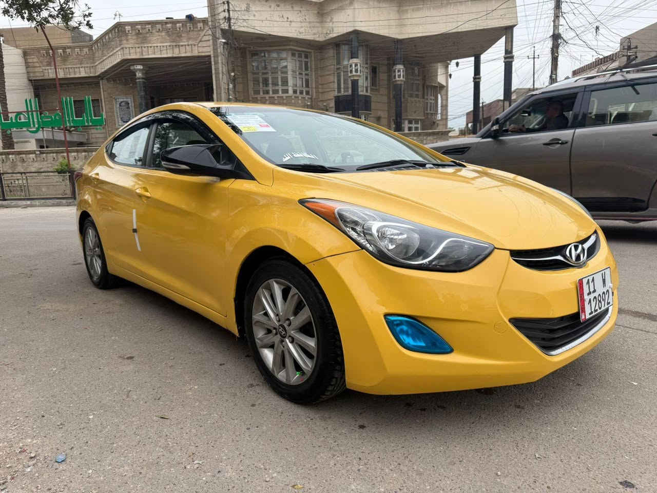 السلام عليكم 
النتره 2013 وارد امريكي حادثه باب السايق والي خلفه بدون دواخل لغود شواصي تكم مكفولات مكينه 1800دوش مكفوله مال حاويه سياره صبغه اولى شاشه كامره تحكماتجهتين ويل كب السياره جديده جدا كير مكينه تبريد حداديه تخم تاير كله جاهزه مكان السياره بغداد سعره 95 وبيه مجال بسيط للاستفسار ***********
