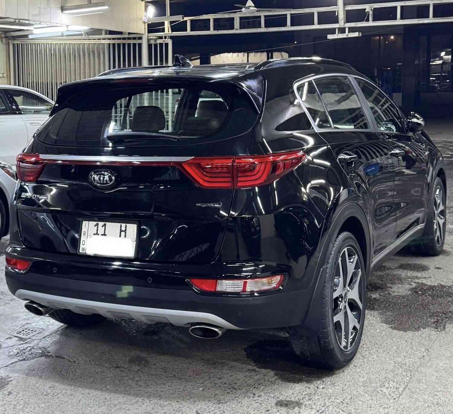 كيا سبورتج
2018
العداد : 70000 KM
سياره خليجي
المواصفات : جي تي لاين اعلئ فئة 
بيها صبغ بونيد ودعاميه بدون دواخل 
سياره كلش جديده ومابيها اي نقص 
گير مكينه صدر كهربائيات كله جديد
العنوان : بغداد - المعارض النهضة 
للأستفسار : ‭***********‬
