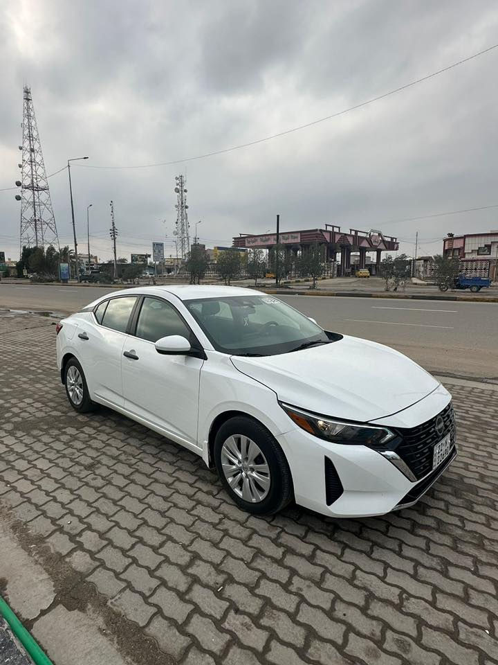 نيسان سنترا 
مديل 2025 وارد امريكي رقم اربيل وكالة أو تحويل  تسجيل جديد هزه جديده .
مواصفات sv معروفه لون ابيض السياره جديدة وجاهزه من كلشي ماشيه 5000 زيرو تعتبر بوضع الشركه حادثه حلو بدون شواصي لغد شاصي كله مكفول  .
حادثها بنيد فقط مصبوغ .
سعر السياره 150 وبيها مجال 
عنوان البصرة الجنينة 
           ***********
