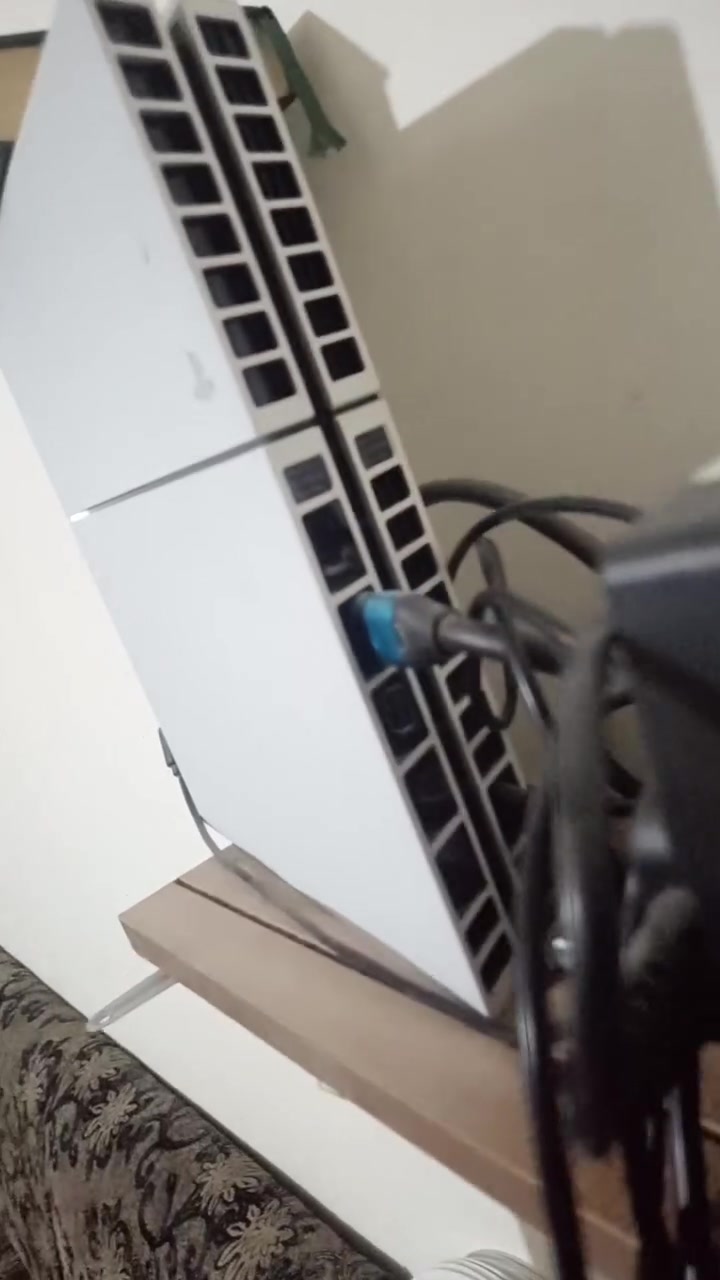 بلي فور فات مهكر بقية التفاصيل موجودة بل فديو ابيع هوة ول يوبي اس اغراض كاملة يدات ثنين كيبل HDاصلي جهاز بعدة لك ستيكر ما مفتوح مكاني بغداد البياع*********** اتصل واتساب ودلل السعر200 وبي مجال قليل لله شاهد جهاز يخبل بس معتاز فلوس عملية الأبني وريد ابيعة
