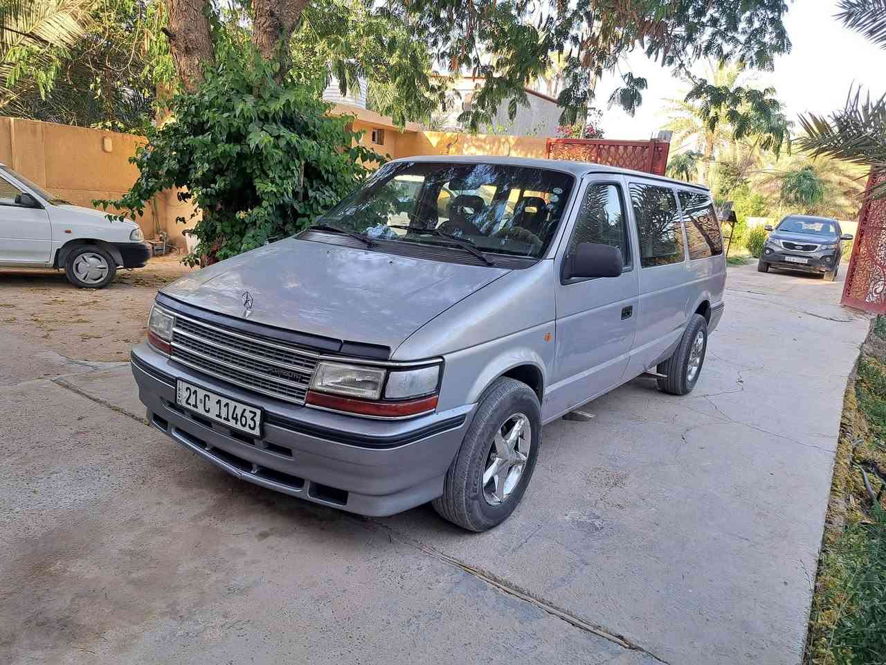 دوج كرفان موديل 95 أنكليزي بأسمي تحويل ثاني يوم كير ومكينة بلاد 3300/v6 حدادية جديده ممتازة تخم تاير تخم 5 ويل كب كروم كهربائيات عامه شغاله
تبريد ❄️ بالضهر ثلج مسجل شاشه كامره 
6سماعات كشن سياحي منفصل تقفل وتفتح سنترلوك ريمونت مع الجنطه ترايها كلش حلو وناعم سعرها مناسب ٤٤ وبيها مجال قليل مكاني كربلاء الحسينية 
***********

