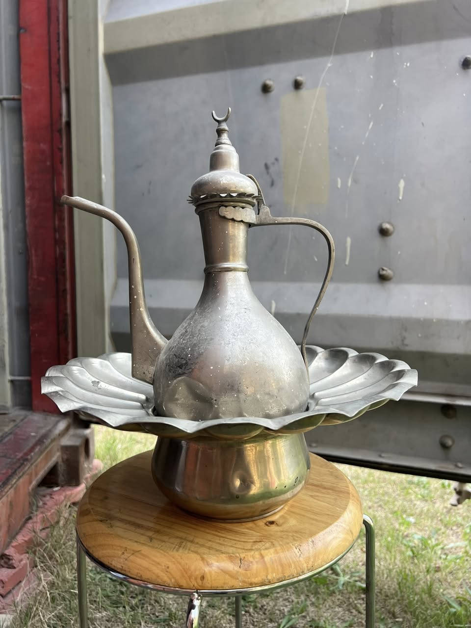 ابريق ولكن قديم
*********** واتساب
