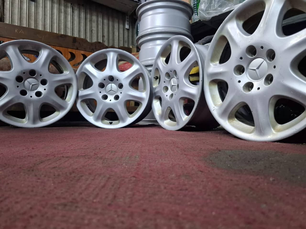 سلام عليكم عندي تخمين ويل كب مارسدس لبيع كلش نضيفات سعر التخم ٣٦٠ وبيهن مجال كلش بسيط *********** مكان كربلاء حي المعلمين
