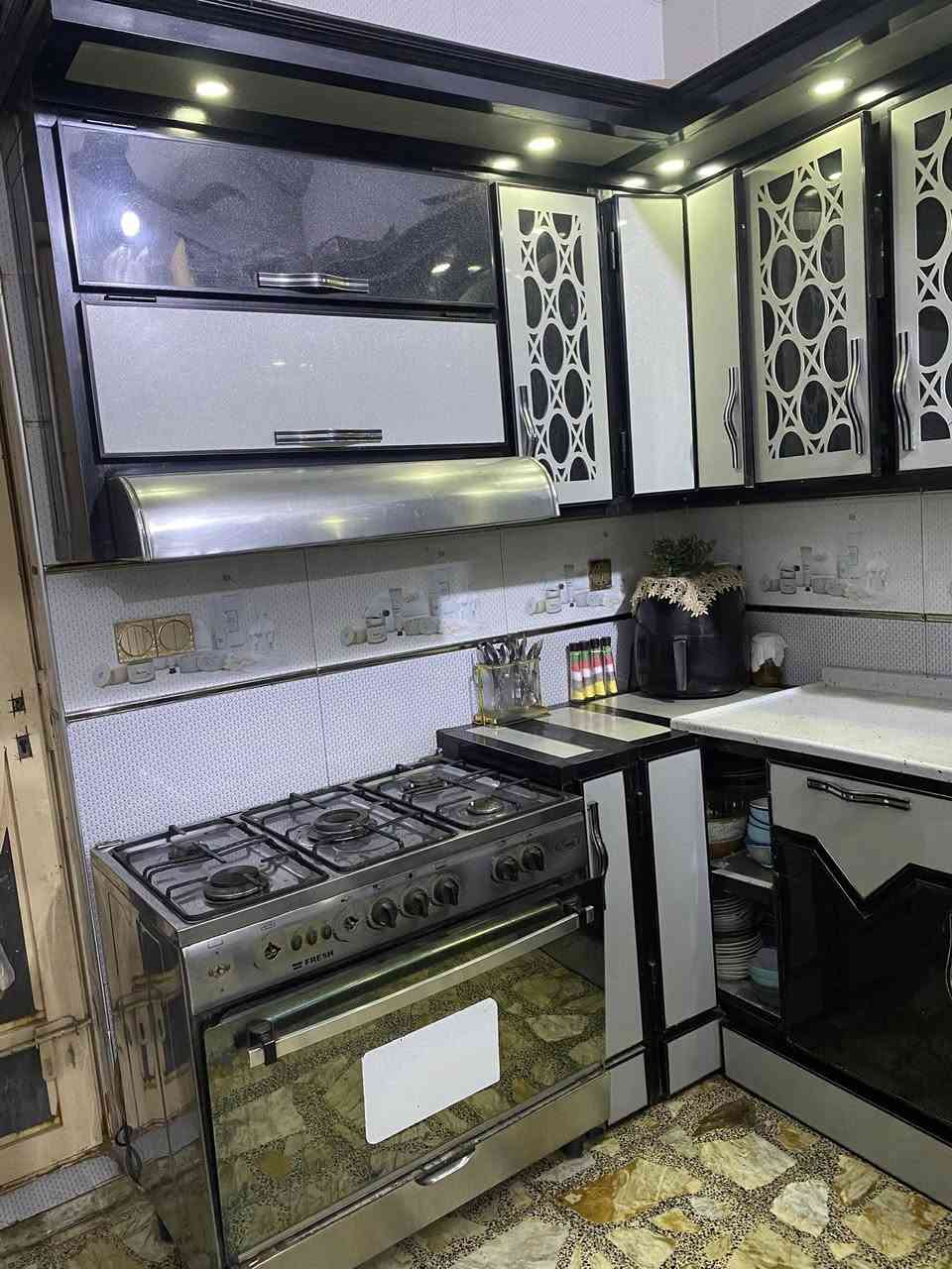 للبيع
كاونتر pvc نظيف جدا تفصال 
القياس عرض ٣ متر مع الملحق بنفس القياس
وجوانب كل جهة ١ متر
حوض السنگ مرمر 1.5cm
المكان النجف شارع المطار 
السعر ٥٠٠ الف
***********
