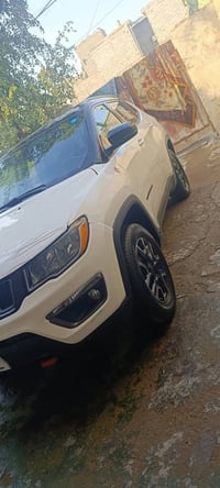 جيب كومباس مديل 2019 رقم بغداد نكليزي تحويل مباشر سياره ماشيه 54  محرك...