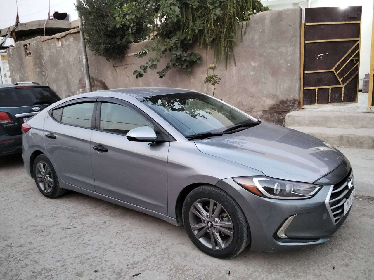 السلام عليكم الانتره 2017 رقم واسط وارد امريكي مكينه 2000 مصبوغه احزام جماليه فقط  اثر جراد السعر 113 وبيه مجال السياره بسمي تخم تأير جاهزه ما ناقصه كلشي وحادثه مال امريكه بجنطه 
***********
***********
