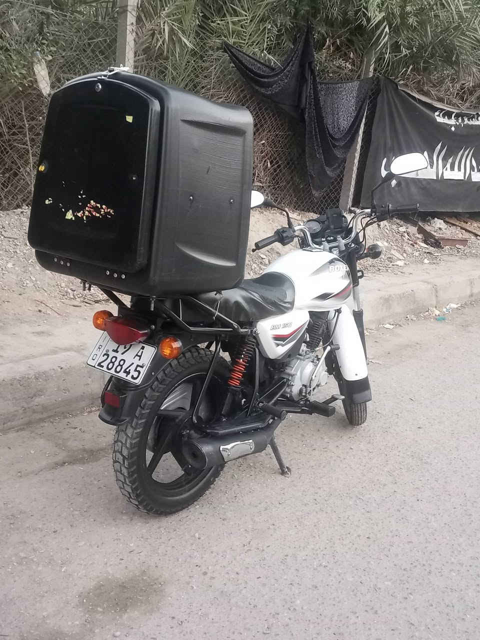 السلام عليكم دراجه بوكسر للبيع موديل 23 مرقم مكان بغداد دراجه مجفته تجفيت كامل وجديد بس عوزه روله طلبو عليهه 100 لن تجفيت كوله جداد ويرادله ترتيب بسيط عارضه 1700 وبيه مجال للطيبين الرقم ***********
