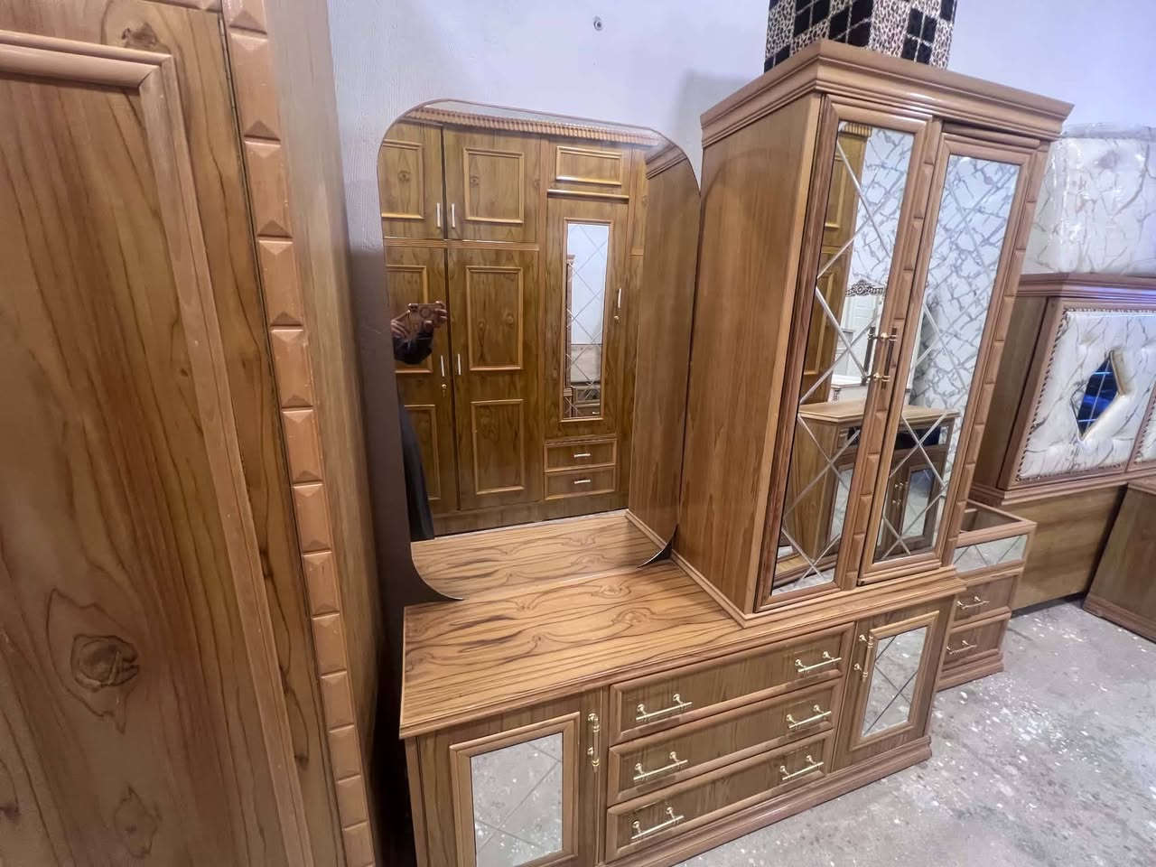 شارع التربيه قرب اسواق القاسم  وجبه جديده من الغرف الحطاطه والموديلات تركي وشغل عراقي بالوان حسب رغبة الزبون


**إذا كنت صاحب هذا الإعلان وتريد حذفه لأي سبب، رجاءا أرسل رسالة إلى الدعم الفني**