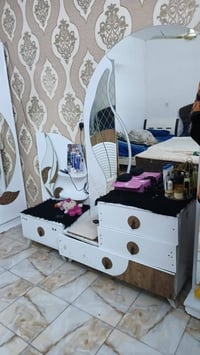 غراض بيت مستعملة قليل الغرفة400  الطباخ 200 الثلاجة375  رقم التلفون 07...