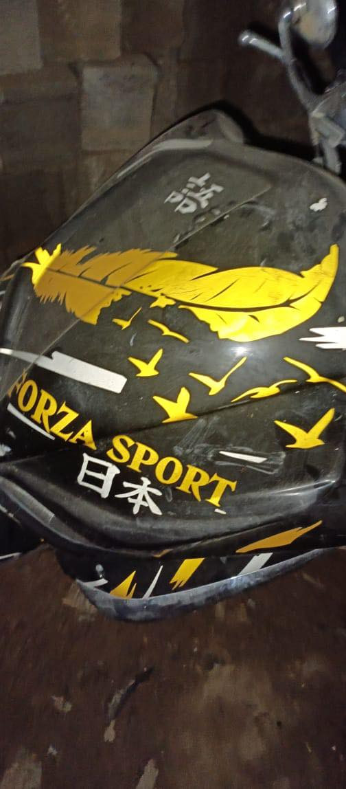 السلام عليكم عدي هاي فورزه متروكه صار هواي أورآق كامله فقط ما جاي تشتغل وما اعرف شبيهه على هل حطه ابيع عنوان ديالى سعديه الشط 
السعر ٦٠٠
***********واتساب
***********اتصا
