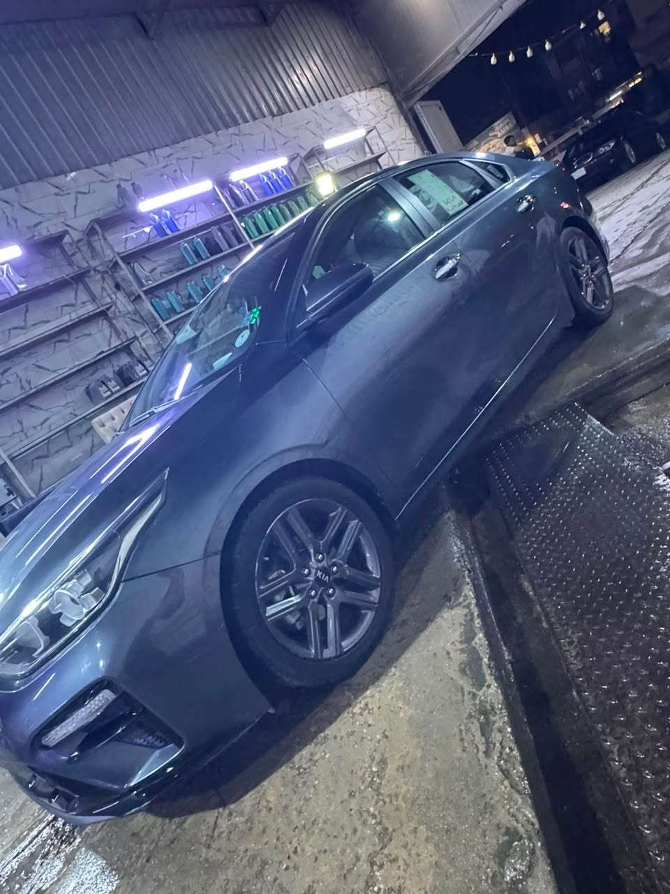 🚗 للبيع  ( نقد ) Kia Forte2020
المواصفات : 

1️⃣رادار امامي 

2️⃣قيادة شبه ذاتيه 

3️⃣تحديد مسار 

4️⃣تنبيه الخروج عن المسار 

5️⃣شاشة تدعم ابل كاربلاي واندرويد اوتو 

6️⃣كامرة خلفية 

7️⃣محرك 2000 دوش 

8️⃣تحكمات ستيرن كاملة  

9️⃣كير AT وليس CVT 

🔟مودات قيادة 

Smart

Normal 

Sport 

الضرر : 
صبغ بنيد بدون دواخل وبارد الجاملغ اليسره 

رقم الهاتف : ***********

السعر : 125 بيها مجال بسيط بغداد, العراق
