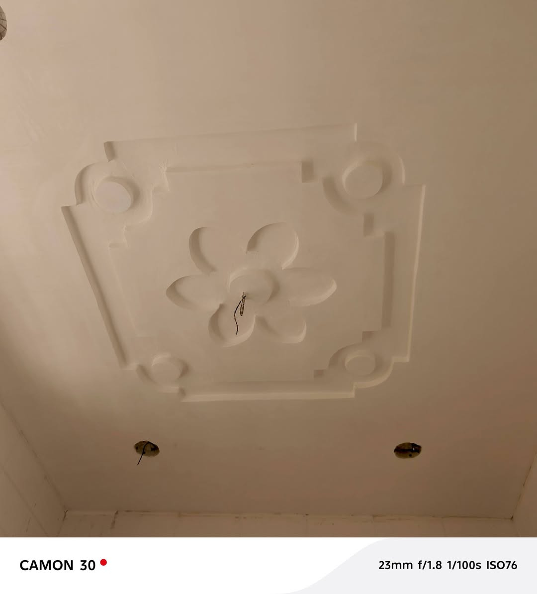 خلفه جص وبورك شغل درجه اوله على متر رقم هاتق***********
