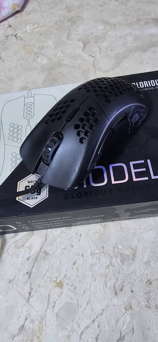 سلام عليكم 
ماوس كلوريس موديل D نضيف استعمال قليل 
السعر 40
واتساب : ***********
