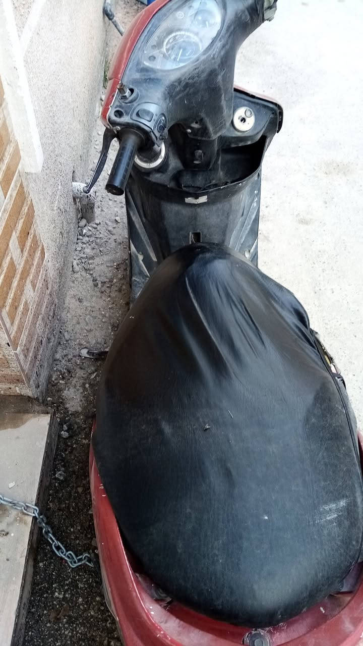 السلام عليكم
دراجه ثعلب نوزل. لبيع

اتصل  ***********

شغاله هندر وسلف
السعر ب ٤٠٠ الف
