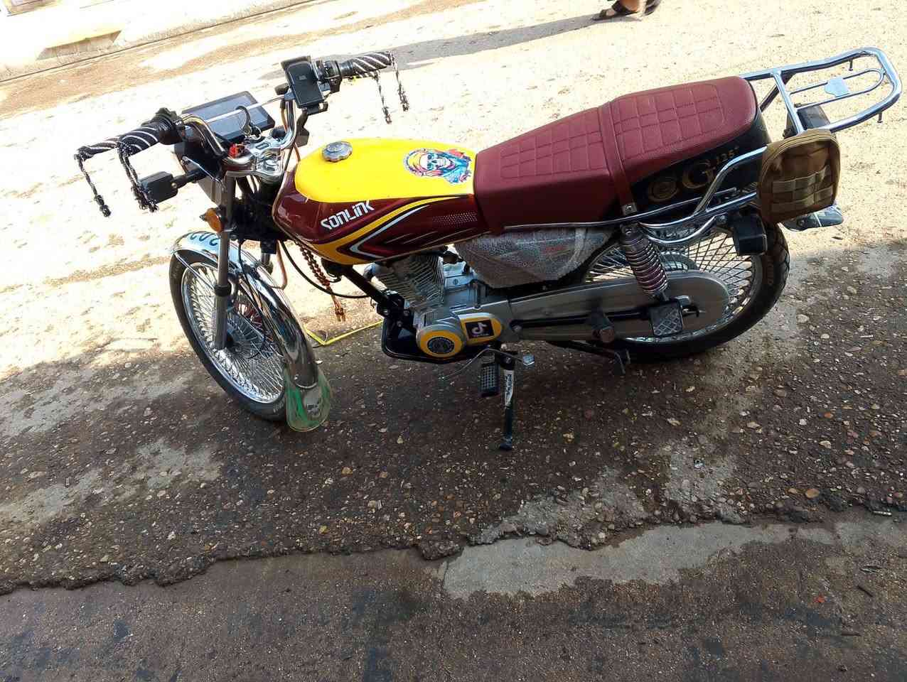 السلام عليكم دراجه سونك موديل 25
خمسه كير بدون سلف دراجه احله من الصور مكان حصيبه 
للبيع او مراوس حسب لقناعه *********** واتساب 
ادمن وافق
