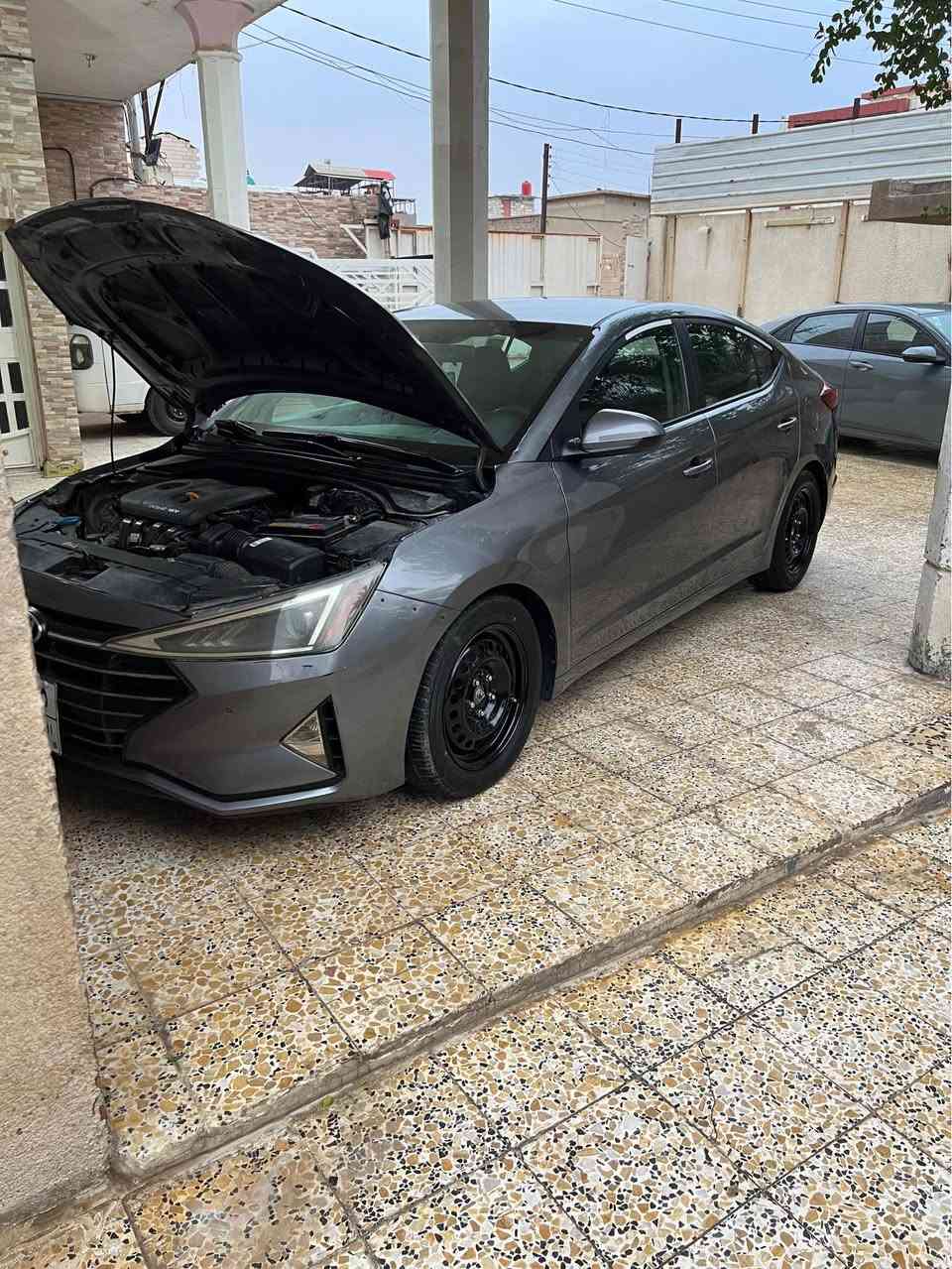 النترا 2019 وارد أمريكي جاملق وبنيد 
رقمه أربيل سنويه بعد 9 اشهر وتنتهي 
سياره مكينه وكير كفاله كيرهه اي تي مكاني بصره ابو الخصيب السعر 120 وبيها مجال 
استفسار *********** البصرة, العراق
