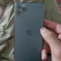 آيفون ١١ برو ماكس • ٢٥٦ • بطارية ٩٥٪