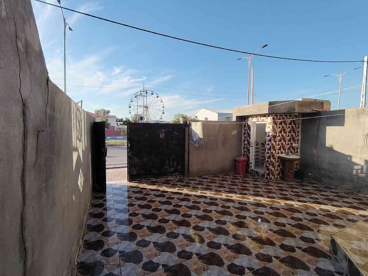 #ماشاء_الله_تبارك_الرحمن 
بسم الله الرحمن الرحيم
السلام عليكم ورحمة الله وبركاته
يعلن مكتب علي الصميدعي للاستثمار العقاري
عن توفر دار للبيع المساحة ١٤٠ متر المرقع حي العروبة السايدين الجديد مقابل متنزه جلولاء مباشرةً بناء حديث
يحتوي على استقبال ٦* ٤ ومطبخ ٤* ٤ وغرفة نوم واحدة ٥* ٤ مع مجمع درج علماً جميع ارضية الدار سيراميك وسقوف ثانوية ٠٠٠٠ للاستفسار عن السعر وباقي التفاصيل الاتصال على الارقام التالية او مراسلة الصفحة :
📞 *********** متوفر واتس اب
📞 *********** متوفر واتس اب
او زيارة مكتب علي الصميدعي للعقار الكائن في ديالى ٠ جلولاء ٠ حي الشهداء ٠ مقابل اتحاد شباب جلولاء ٠ ودائرة التقاعد ٠
